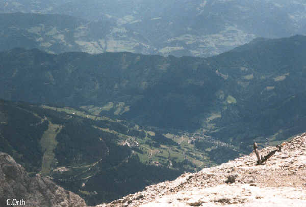 Blick auf Mühlbach vom Gipfel aus